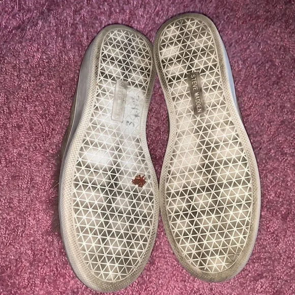 Steve Madden Bryanne Pom Pom Sneakers - Picture 9 of 9